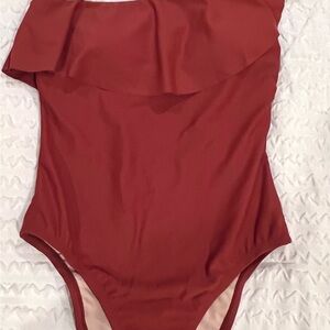 Adorable One-Shoulder Swimsuit